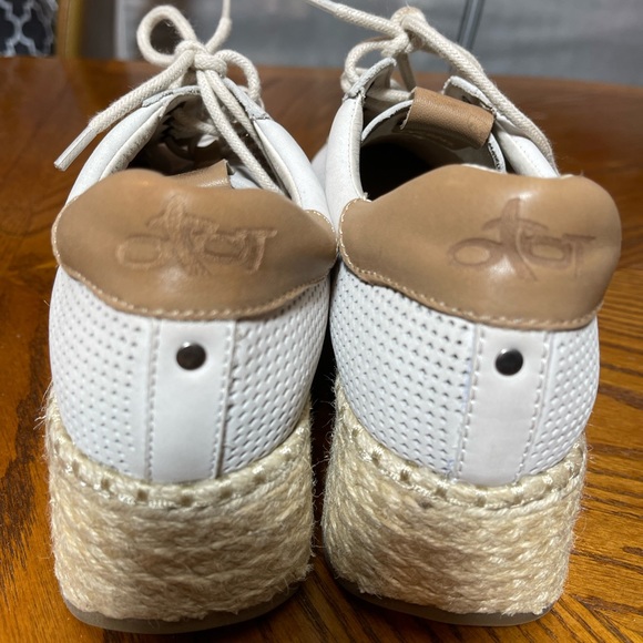 SOLD Women leather espadrilles sneakers perforated Sz 7M - Picture 4 of 12